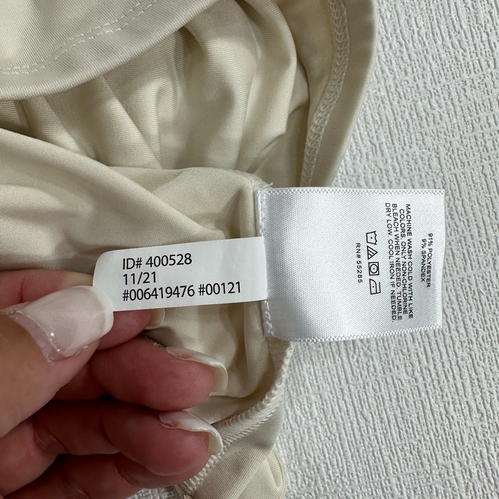 Express one shoulder ruffle top cream size S - Picture 6 of 6